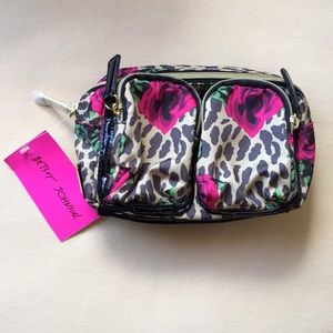 🌸Betsey Johnson wallet🌸
